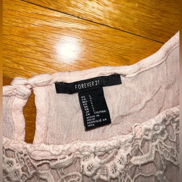 Forever 21 Women’s Pink Blouse - Picture 6 of 6